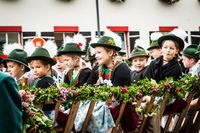 Trachtenkinder beim Michaeliritt in Inzell Copyright Chiemgau Tourismus e.V.-